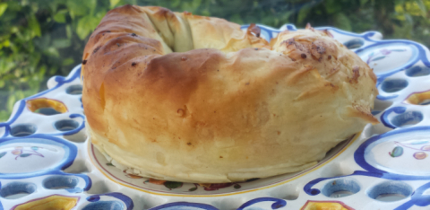 Mushroom filo roll