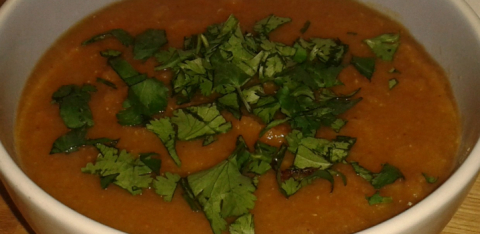 Spicy carrot and red lentil soup